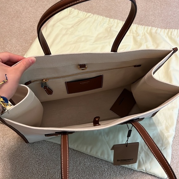Burberry Medium Two-tone Canvas and Leather Freya Tote - Picture 13 of 14